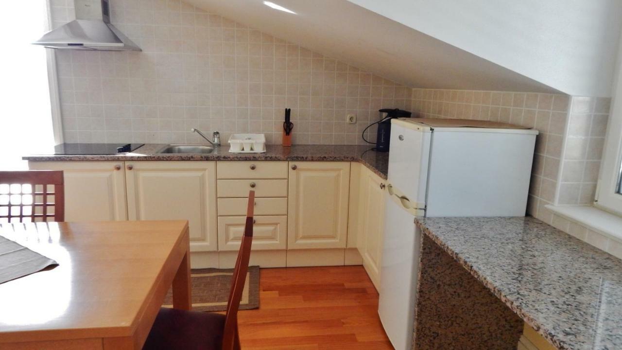 Seafront Apartments Nemira Omis Exterior photo