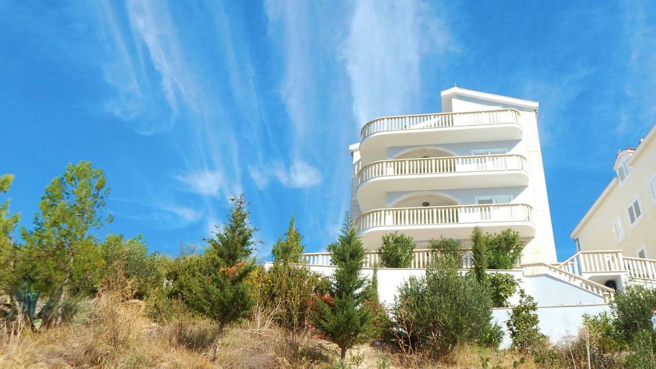 Seafront Apartments Nemira Omis Exterior photo